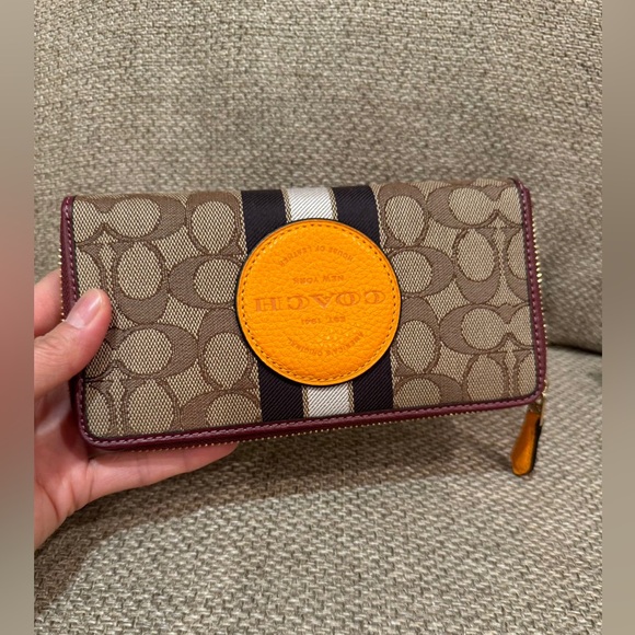 NWT!2PCS COACH DEMPSEY TOTE IN SIGNATURE JACQUARD WITH STRIPE (1917)AND WALLET - Picture 3 of 10